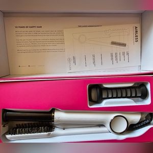 InStyler Airless Blowout Revolving Styler in white